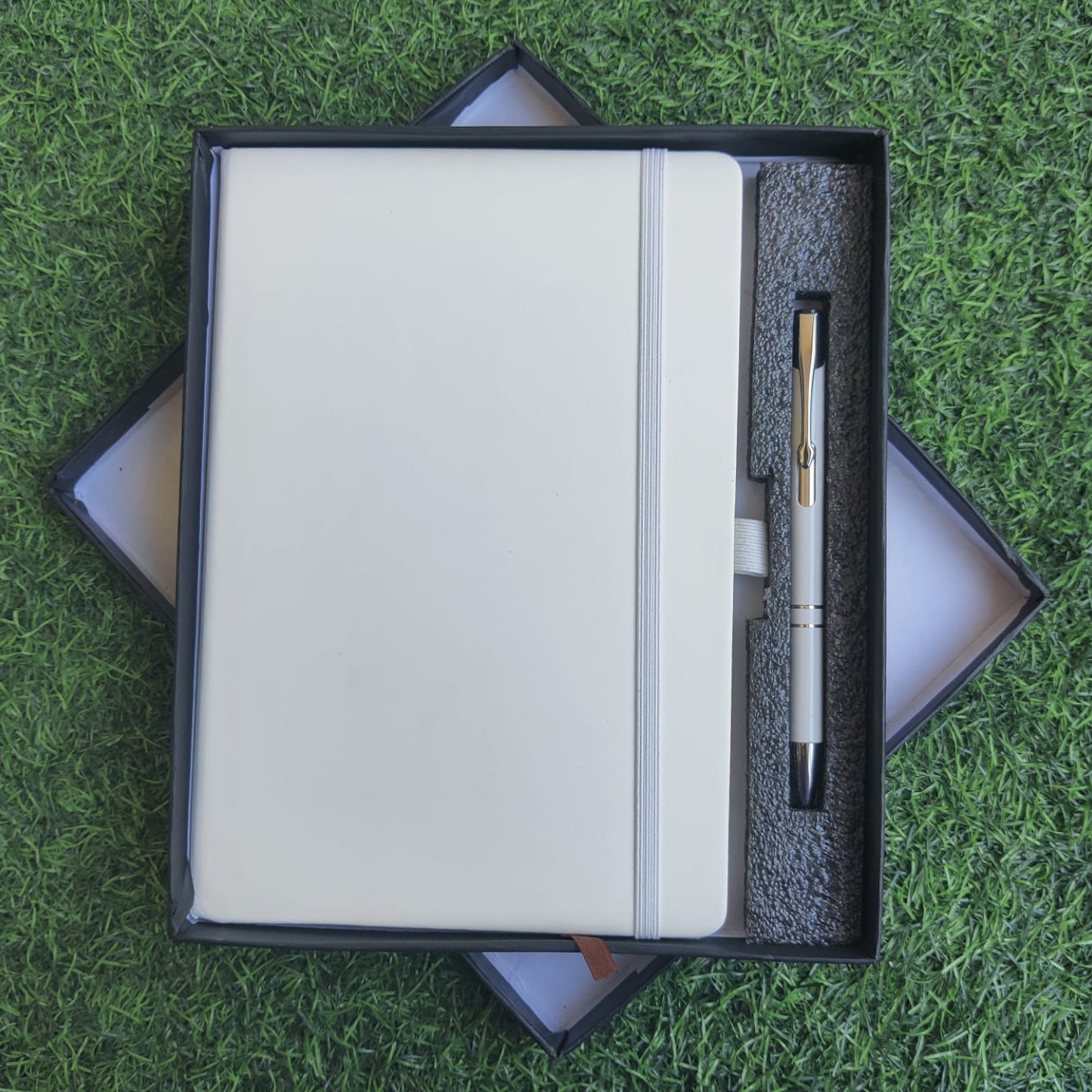 Elastic Diary with Pen Set –(white) / Diary size A5