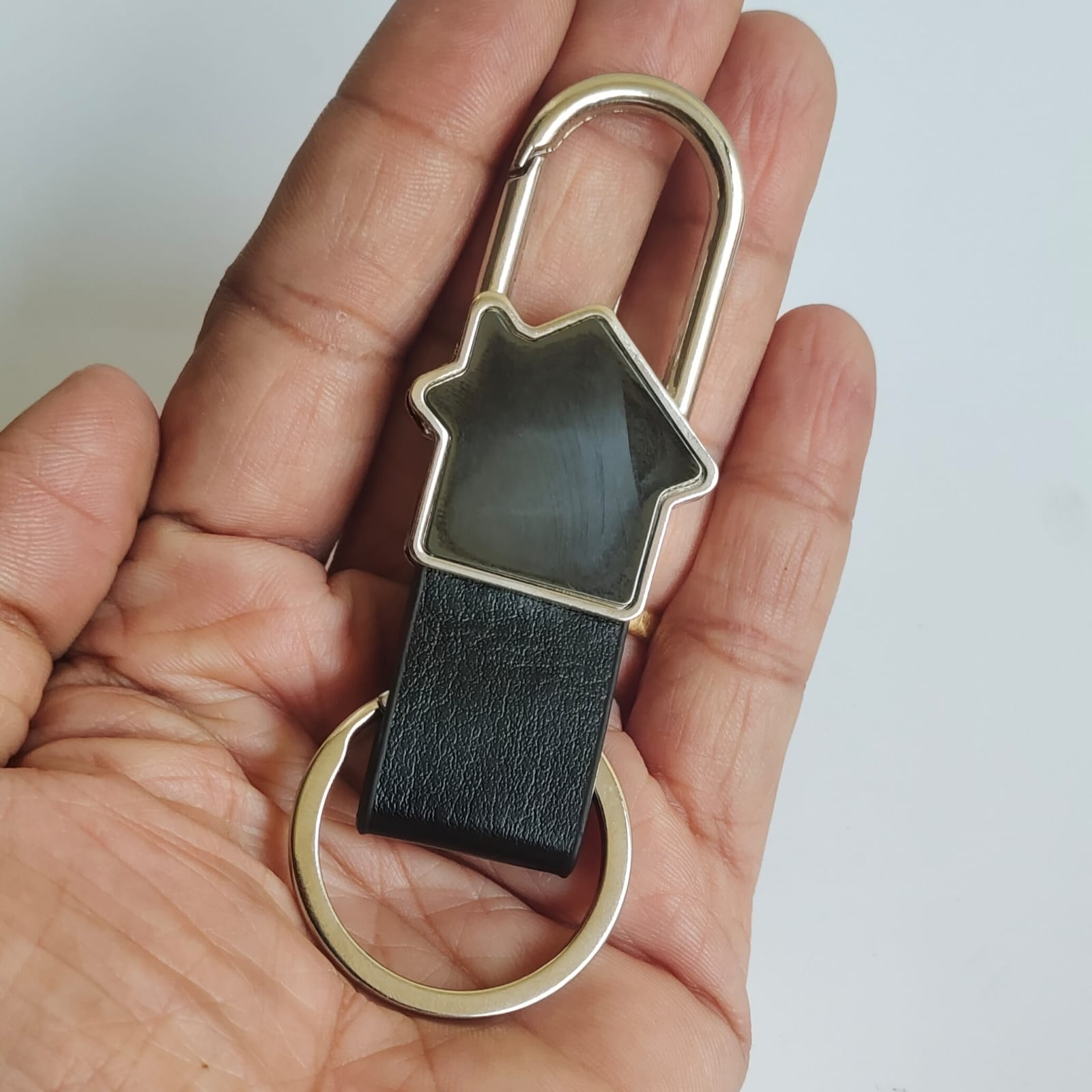 Keychain Metal ( Black Leather Metal House Hoop Keychain ) – For Single Side Engraving