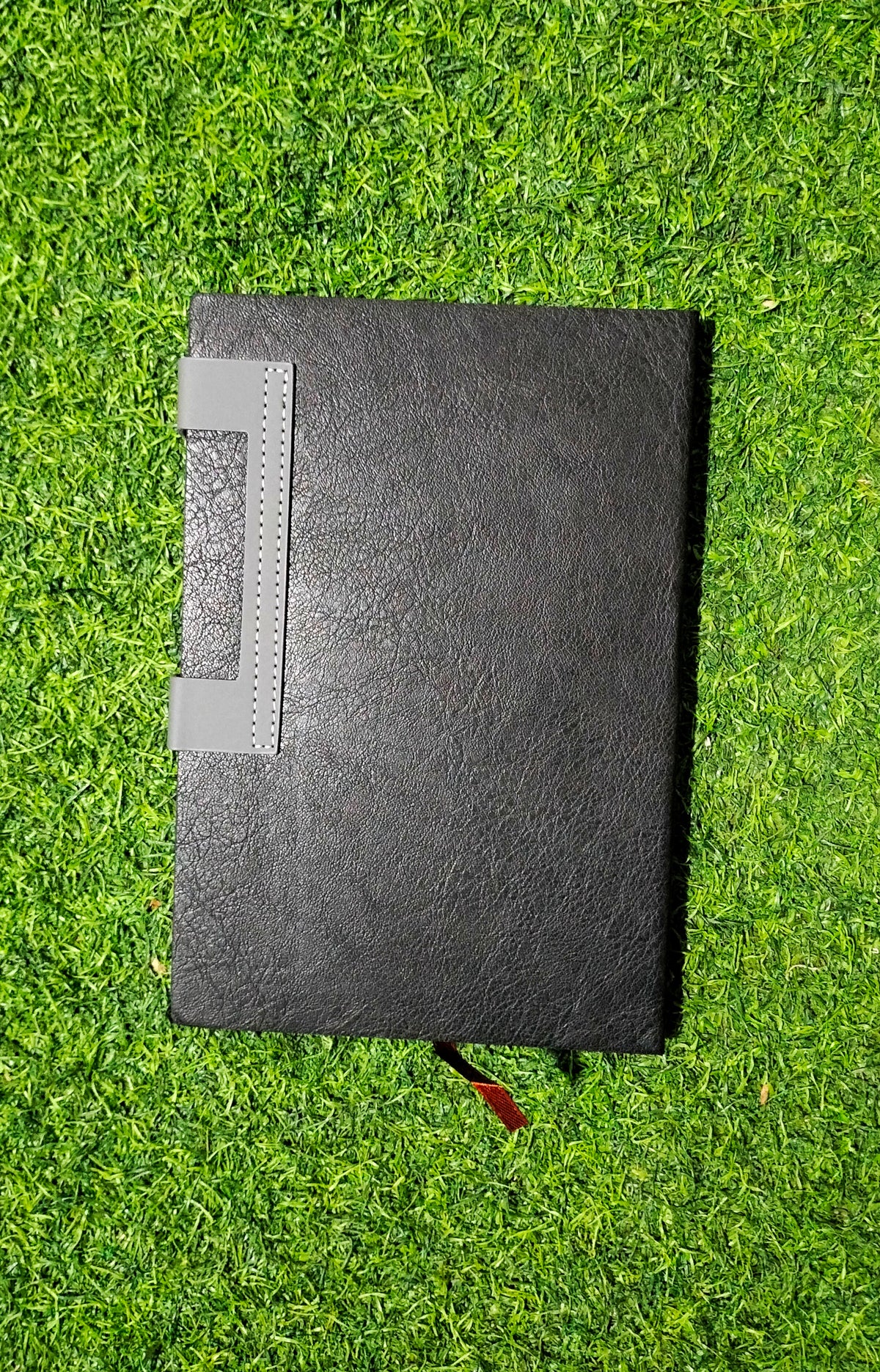 Diary Premium – DGD43 – Black ( Size A5 / 116 Pages)